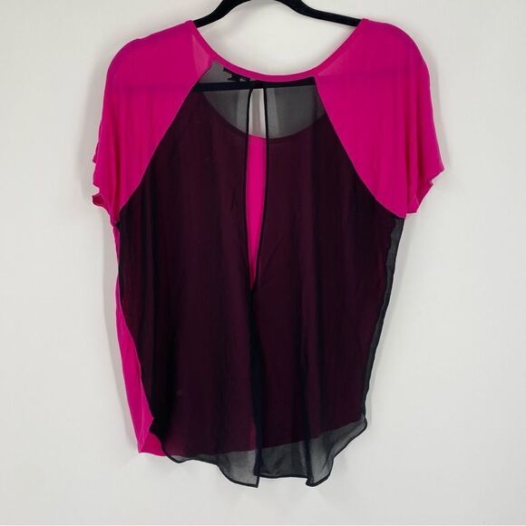 Express Women’s Scoop Neck Short Sleeve Bright Pink Shirt size M - Picture 3 of 3